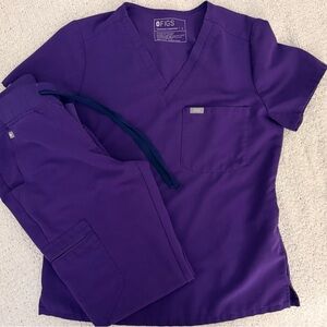 Figs Women's Scrub jogger Set in Purple